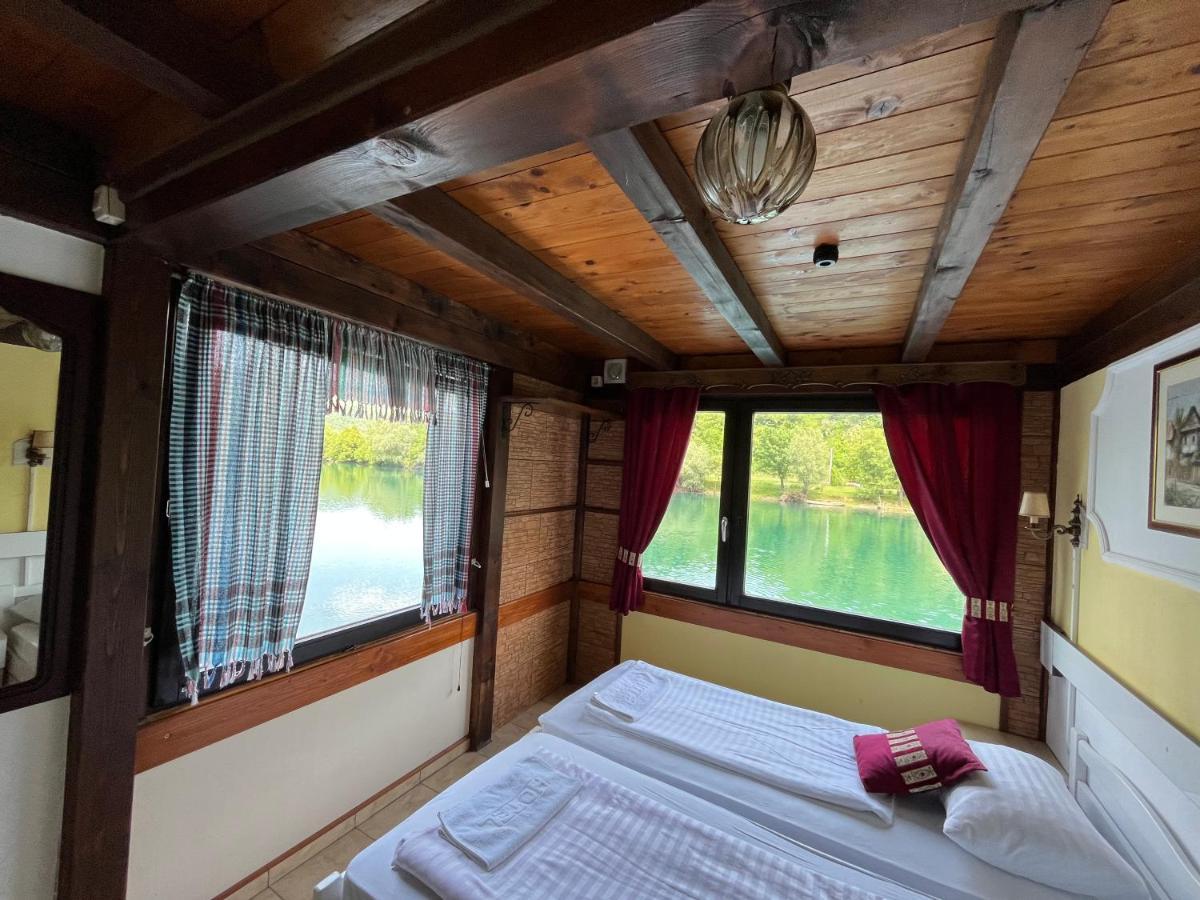 Rooms And Apartments Neron Bihac Lohovo Eksteriør billede