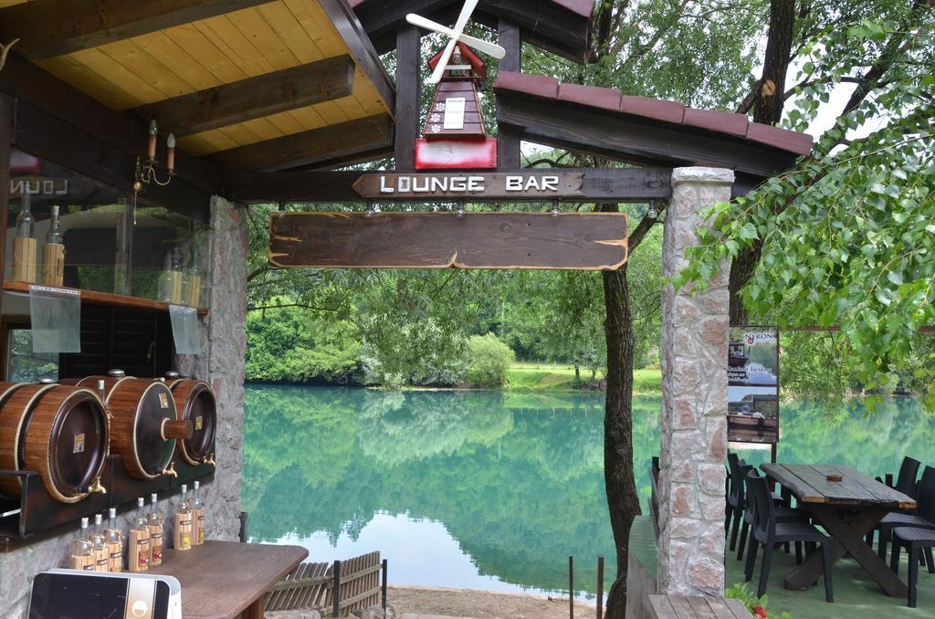 Rooms And Apartments Neron Bihac Lohovo Eksteriør billede