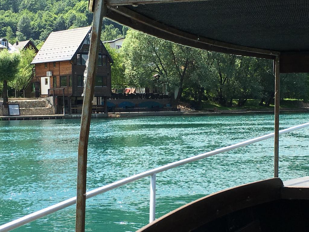 Rooms And Apartments Neron Bihac Lohovo Eksteriør billede