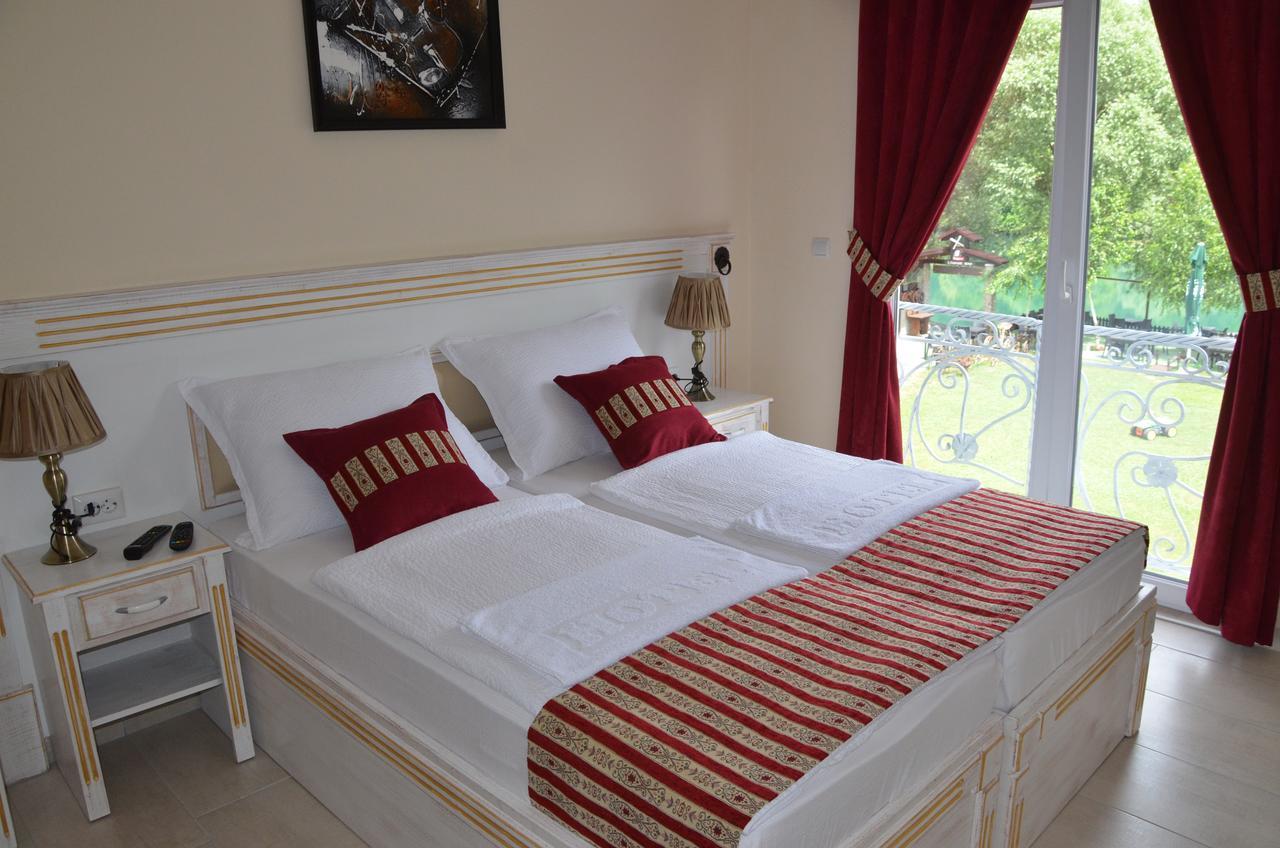 Rooms And Apartments Neron Bihac Lohovo Eksteriør billede